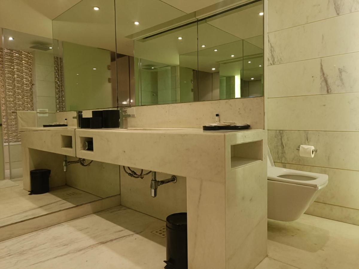 Boulevard By Design Hotel Ченай Екстериор снимка