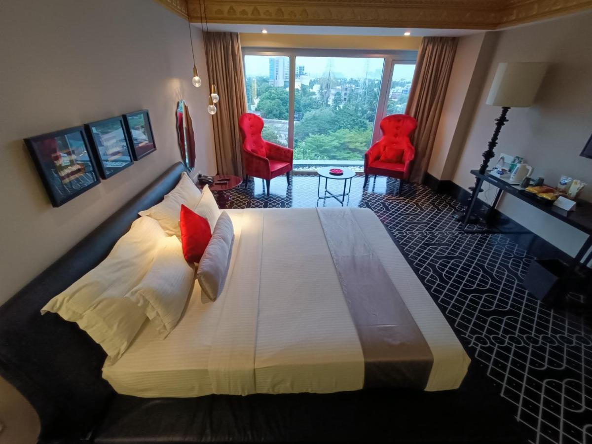 Boulevard By Design Hotel Ченай Екстериор снимка