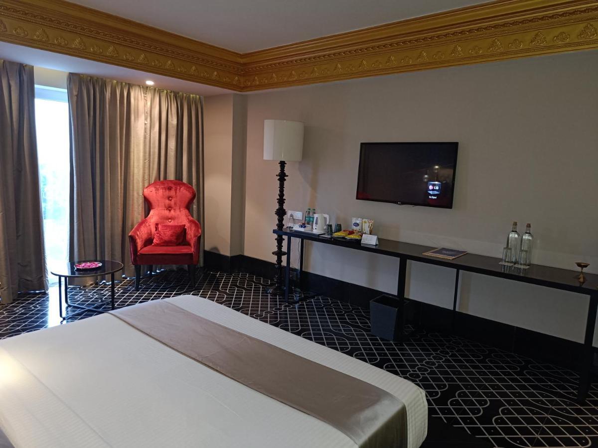 Boulevard By Design Hotel Ченай Екстериор снимка